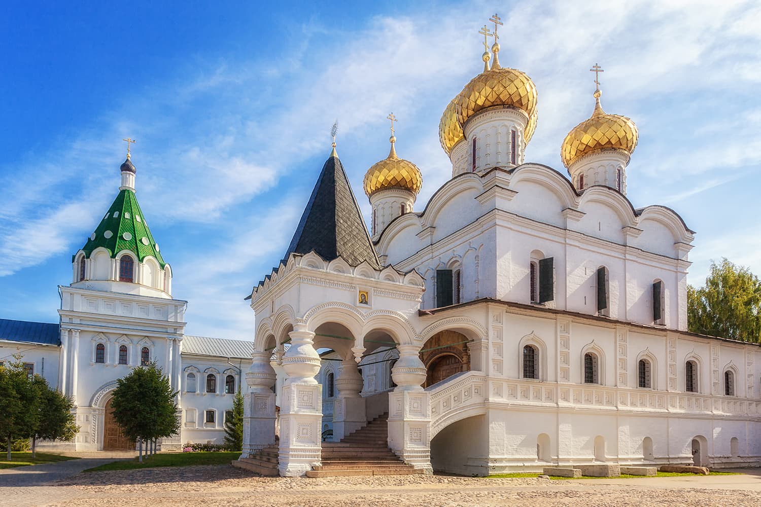 Классическая Кострома (проезд на ж/д экспрессе "Ласточка"), 2 дня