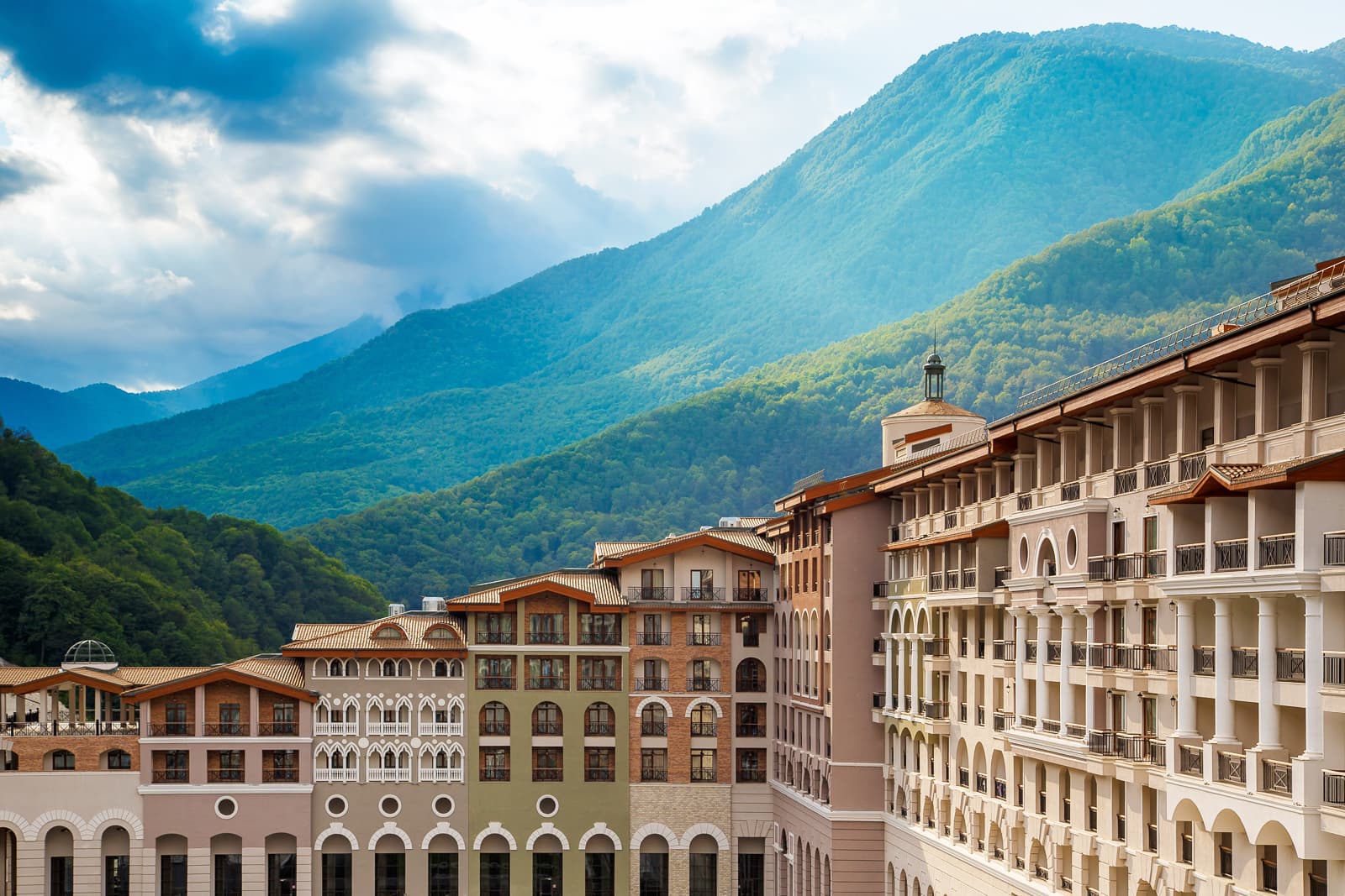 Marriott Krasnaya Polyana (Сочи Марриотт Красная поляна)