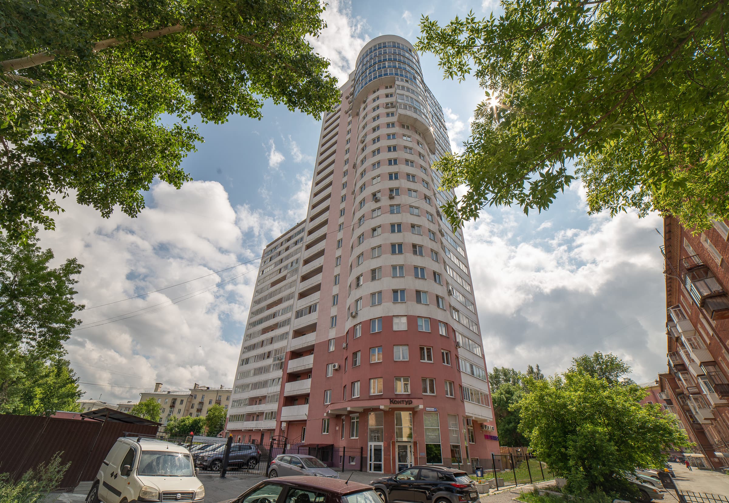 Европа-центр Космонавтов, 46А
